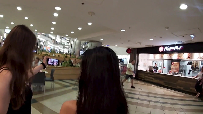 Dolls Cult: Doppia passeggiata di sperma al centro commerciale dopo un grande...