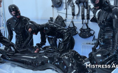 MistressAe: Experimento de Halloween: extraterrestre de látex sigue reanimado