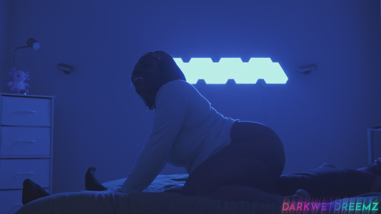 Dark Wet Dreemz: Üvey anne terapisi