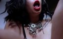 Goddess Misha Goldy: Yeni Devour Clip