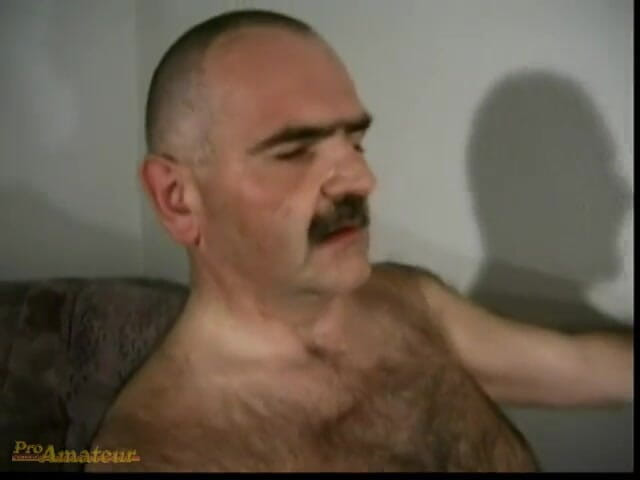 Pro Amateur by Magmafilm: Pasangan amatur Jerman dengan rambut palsu berwarna-warni