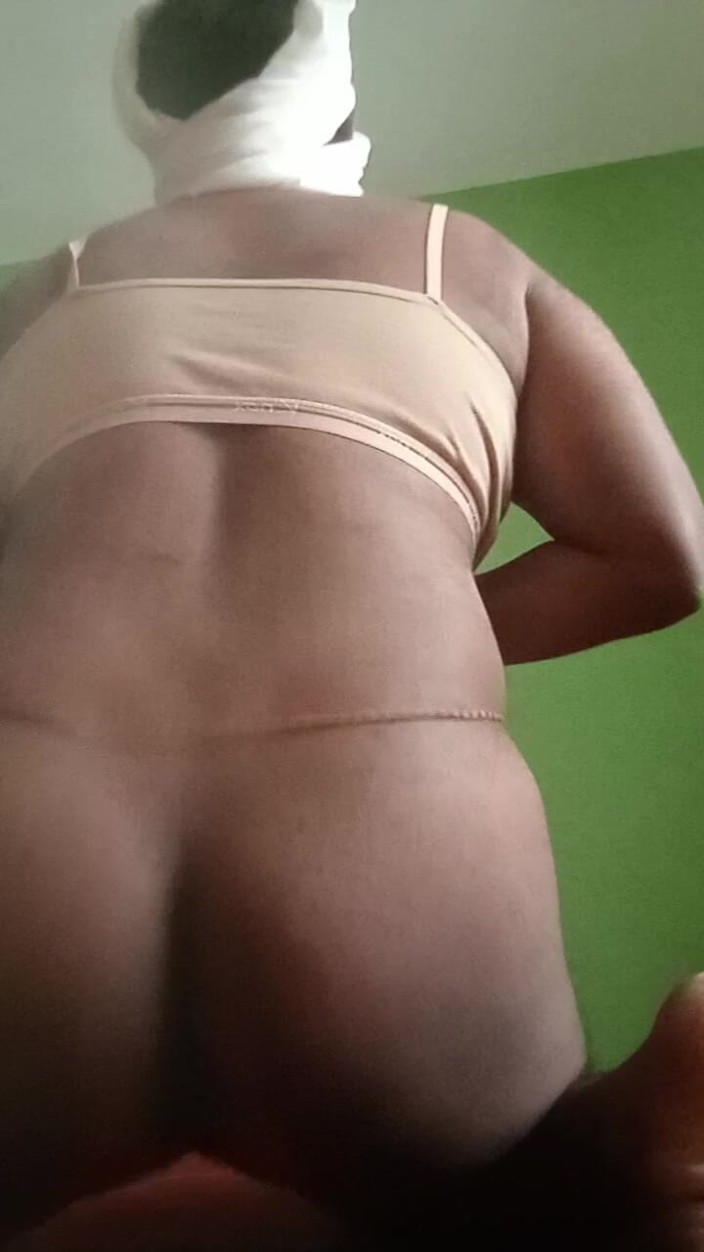 Malvika Mal: Sexy arsch