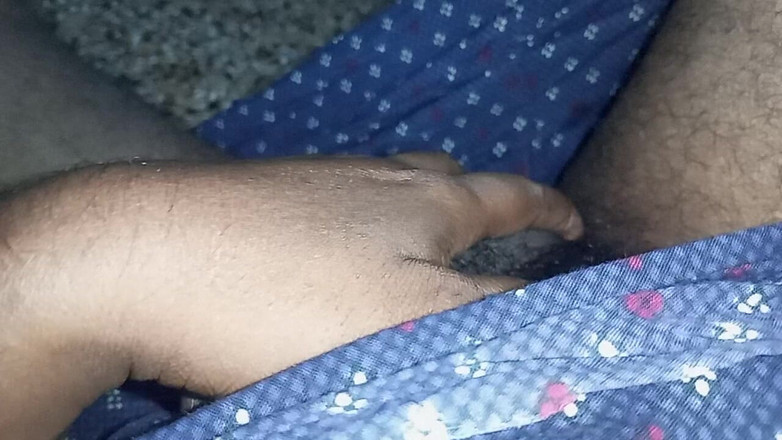 Sweet Indian cock: Indický kluk s velkým pérem zvládá venku