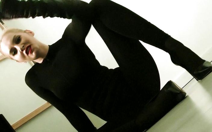 Goddess Celine: 좀비 딸딸이