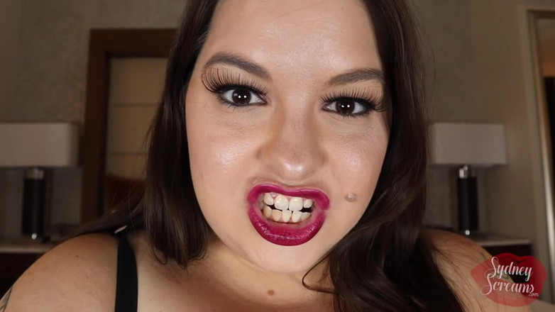 Sydney screams fetish: Hladová Obryně si hraje se svým jídlem