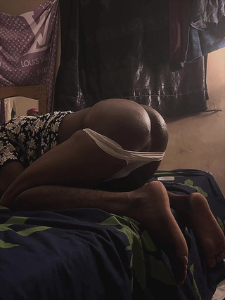 Stilesbhalifa1: Narozeninové překvapení nadržené Sissy; Část 2