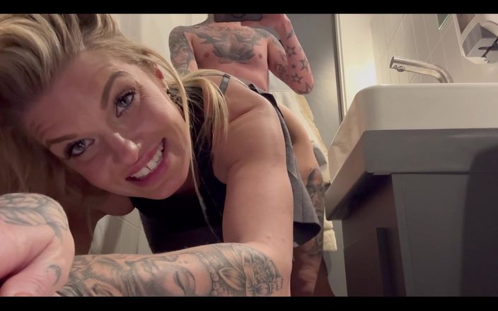 Robyn Quinn: Öffentliche toilette sperma im mund