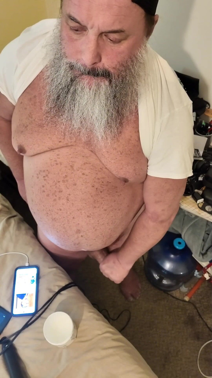 GeneWadexxx: Bear Stepdaddy Cock
