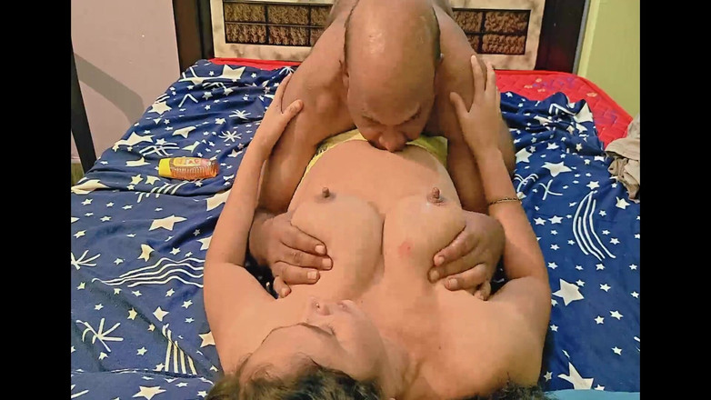 Sexy sindu: Kakak tiri desa india pengen dientot habis-habisan sama kontol besar...