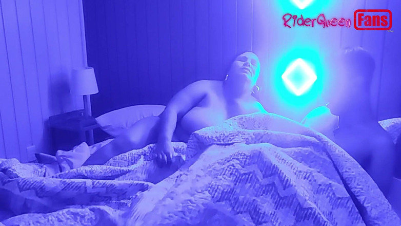 Riderqueen: 大屁股胖女人妻，只有慢动作粉丝