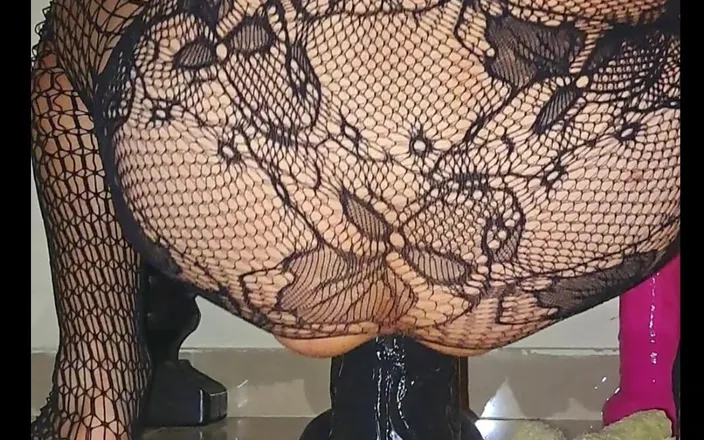 covo_sissy_cross: Pink Delight, the Bigger the Better!