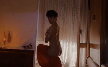 Artesensual: アダルトシネマトグラフィー:赤いドレス、ヒール、音楽、ヘッドフォン、PHS史上最高のブーム