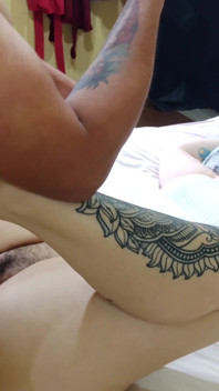 Blonde MILF mit dickem arsch masturbiert und ruft bbc, ihre haarige muschi zu lecken, rammt ihr hartes sperma in sich, creampie lecken teil 4