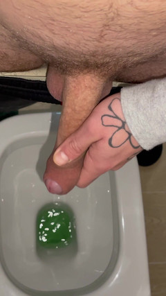 Harry_Jen: Piss Fetish From Harry