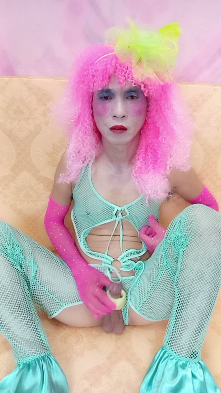 nguyen dang thien tri: Oanh Le Transgender Wearing Sexy Clothes Porn Cucu Too Much...