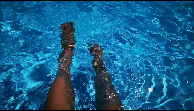 Erotic Tanya: Hipnotizada pelos meus pés adoráveis