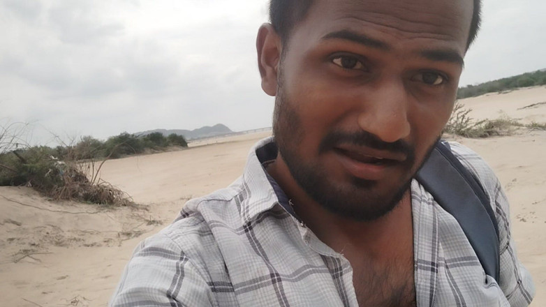 KUMBHA MANOJ KUMAR: Xhard Playing on Sand Wife Never Come so Enjoy Every...