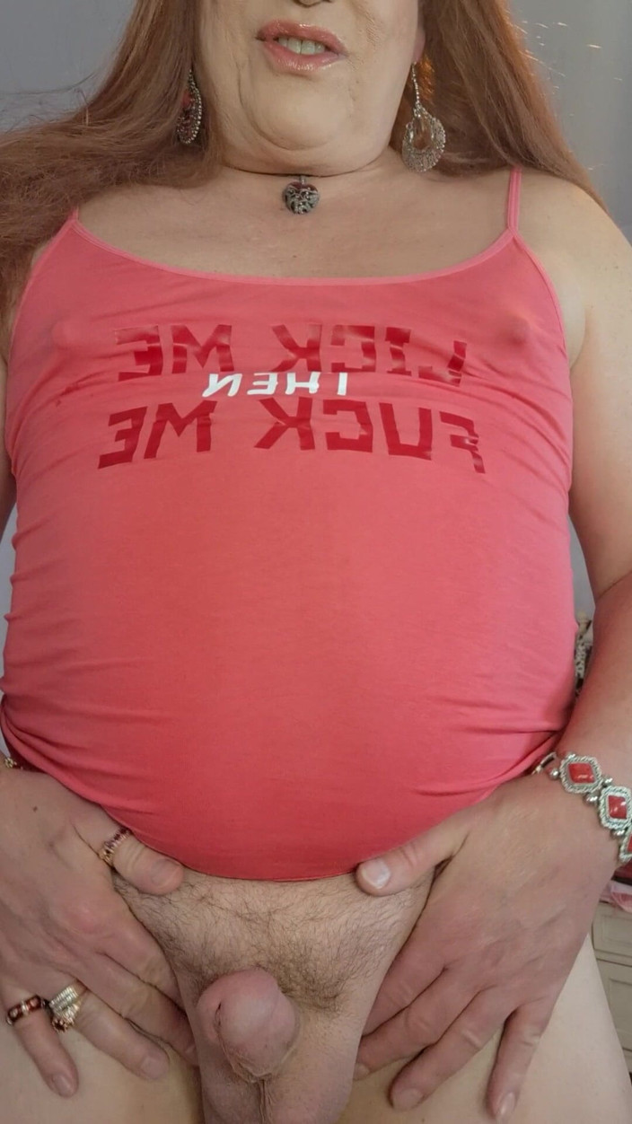 Victoria Lecherri: Îmi este foame de spermă!