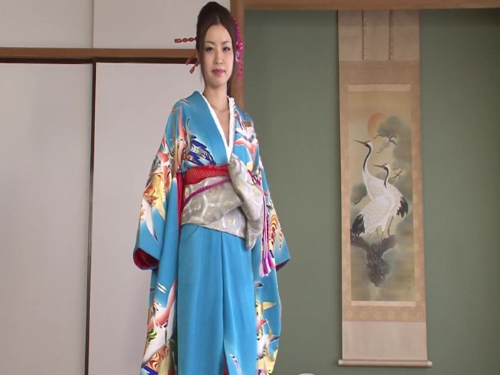 JAPAN IN LOVE: Сцена с азиаткой в нижнем белье - 2 японская брюнетка Айто, одетая как Heisa, получает буккаке