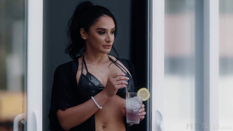 Pure Taboo: Saf tabu orta yaşlı seksi kadın Sheena Ryder'ın şehveti üvey oğlu ve...