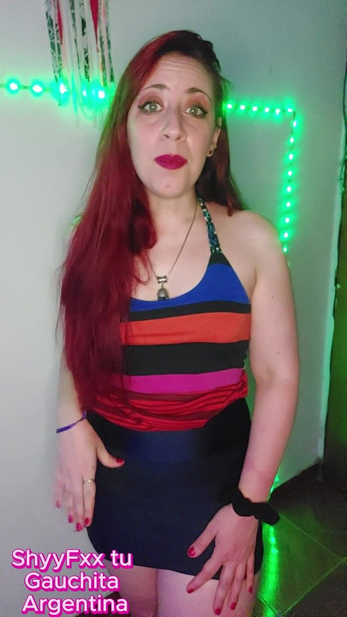 Tu Gauchita Argentina: Shyyfxx il tuo collega ti trova a masturbarti il tuo...