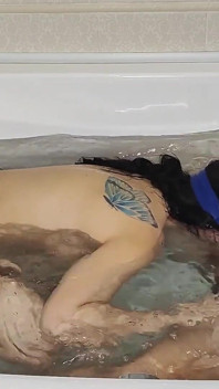3 Minutes Underwater Breath Holding, Squirting, Blowjob