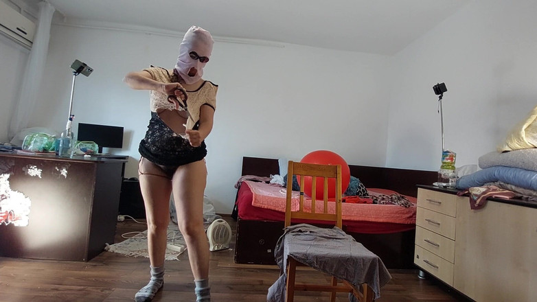 Amateur_MS: Istri seksi dengan berbulu lagi asik joget sambil bugil.