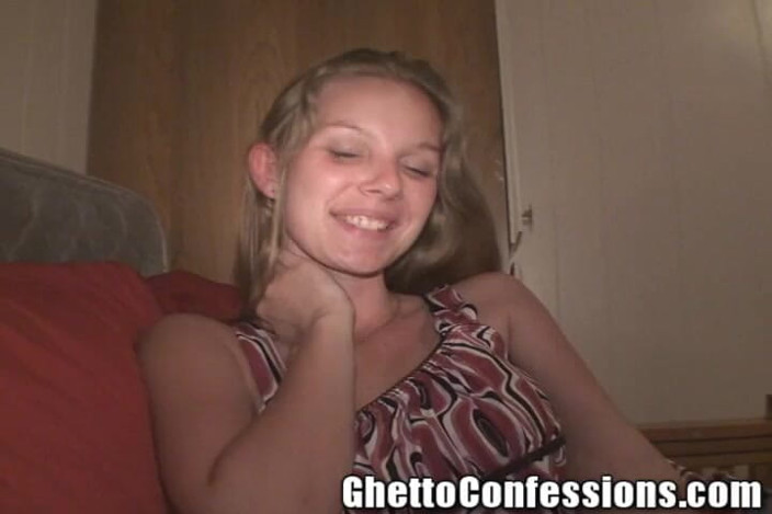 Ghetto Confessions: Saggy Boobiez Blonde Smiley Girl saje ptáka vězení Sexuální příběhy!