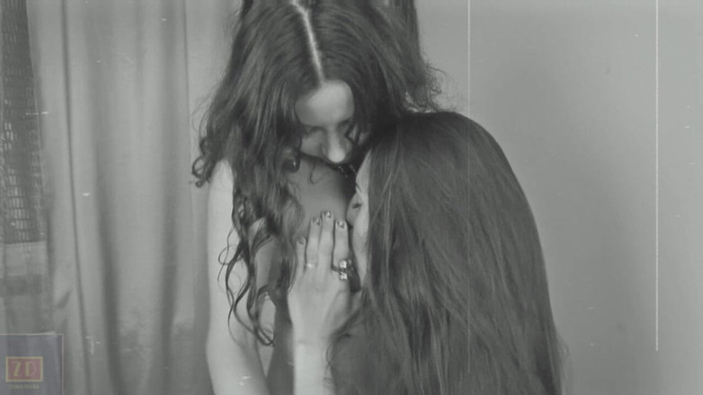 Chica Suicida DVD: Brunetka lesbijki Zaylan i Regan Finger i Dildo Masturbacja