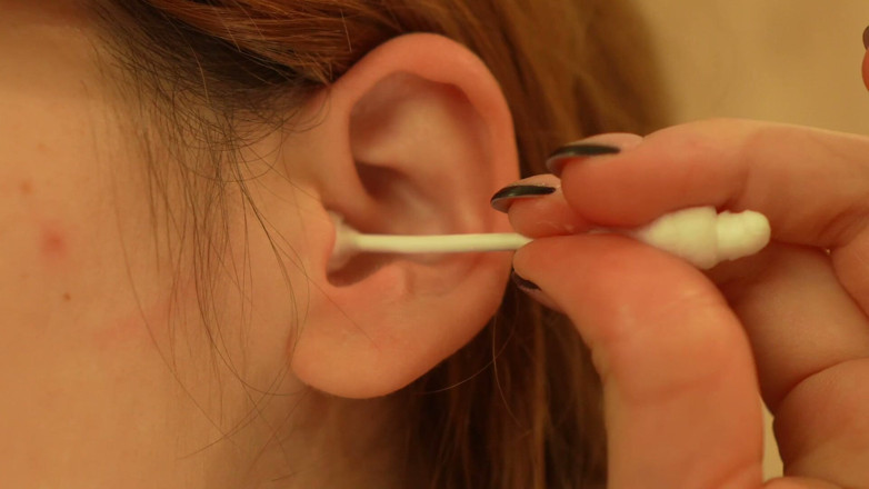 AmayaMori: I Clean My Ears with a Cotton Swab and Show...