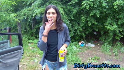 Dirty Brunette: จับสาวผมน้ำตาลเซ็กซี่ขึ้นรถแล้วเย็ดกลางแจ้งทีหลัง