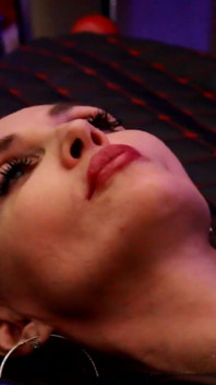 Lastik tanrıça eva lateks kadın egemenliği fetişi solo sahibe bdsm orta yaşlı seksi kadın dominatrix