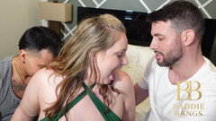 Baddie Bangs: Baddie scopa doppia caratteristica 3