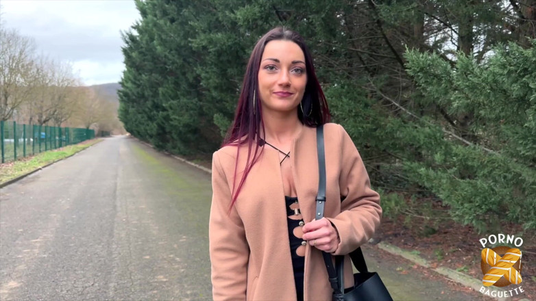 Porno Baguette: Angela, déesse du sexe, adore le trio