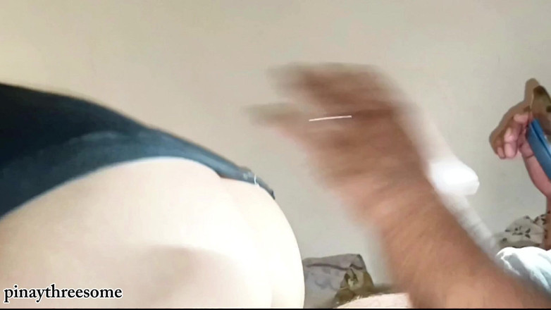 Pinay Threesome: Asiatische betrügende ehefrau, ehemann filmt die ehefrau, wie verdammt sie...