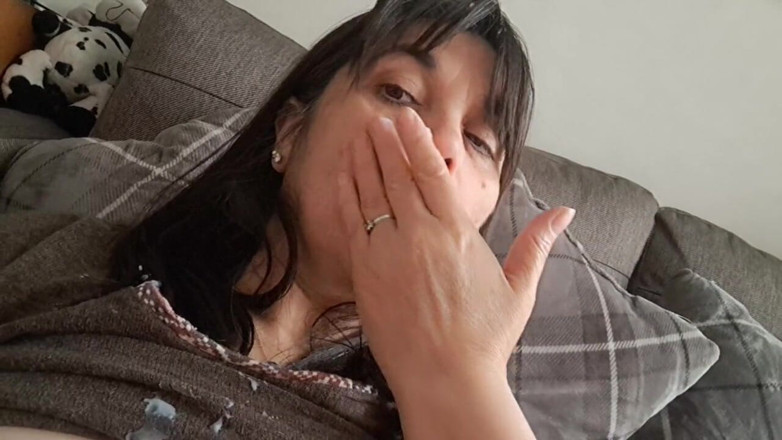 Mommy big hairy pussy: La segretaria miLF si masturba sul lavoro