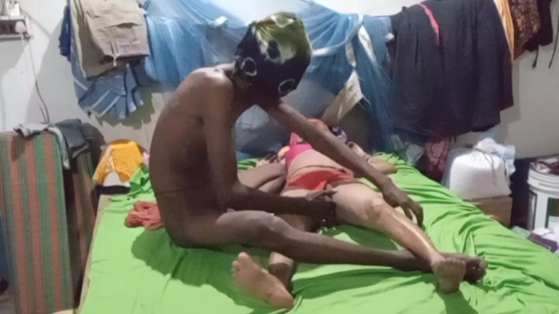 Bengaliauntykichut: Saya menjolok pepek makcik jiran tempatan dengan penuh keseronokan