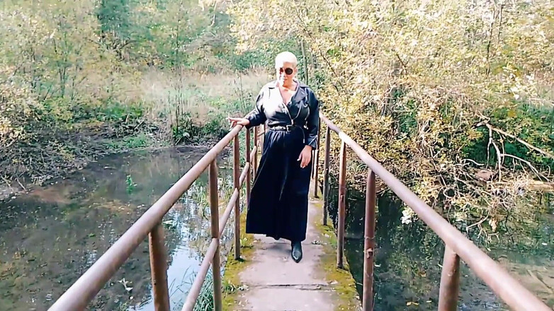 Crazyfamily 1970: Мачеха Ссыт Стоя