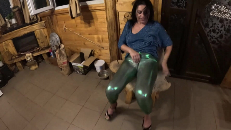 MilfyCalla: Deep blow-job och cum play på min glänsande kameltår 285