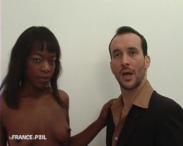 La France a Poil: カメラの前で初めてソドムされた美高身長黒痴女