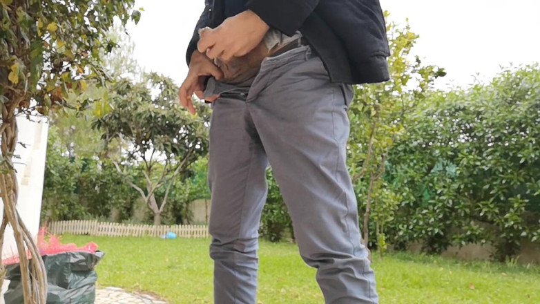 Rafael Torreano: Guy Smoking and Wanking Outside to Beat the Cold