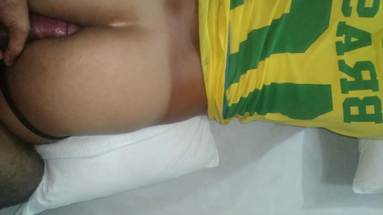 MiguellTrajano: El jugador de polla grande entró sin preguntar e impregnó...