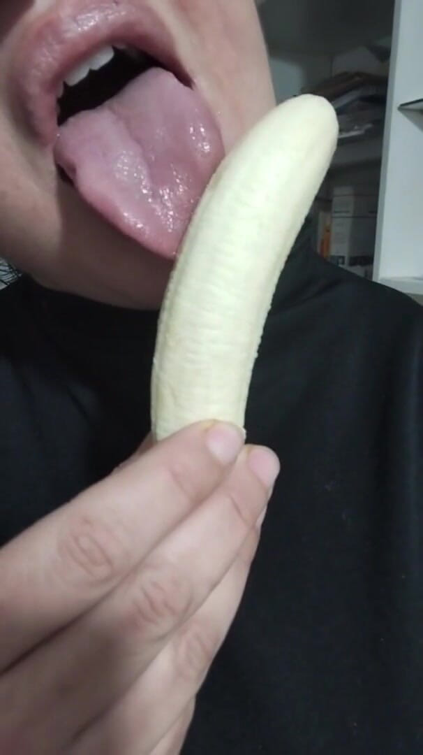 My sexy MILFS: Mijn volbusige neef met bananen
