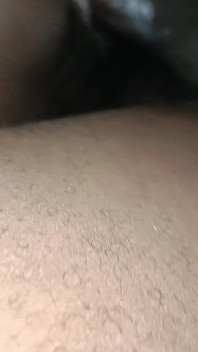 情侣自拍色情片骑乘并射在我的鸡巴上