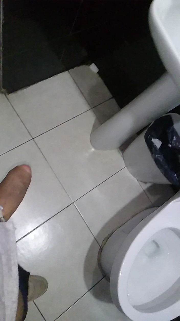 AlexAlejandro13: 욕실 속에서