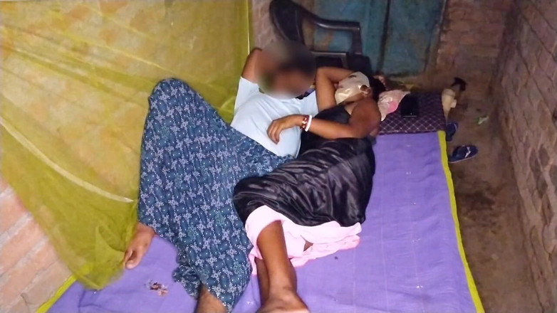 Pumi: Vợ chồng Ấn Độ làm tình vào ban đêm