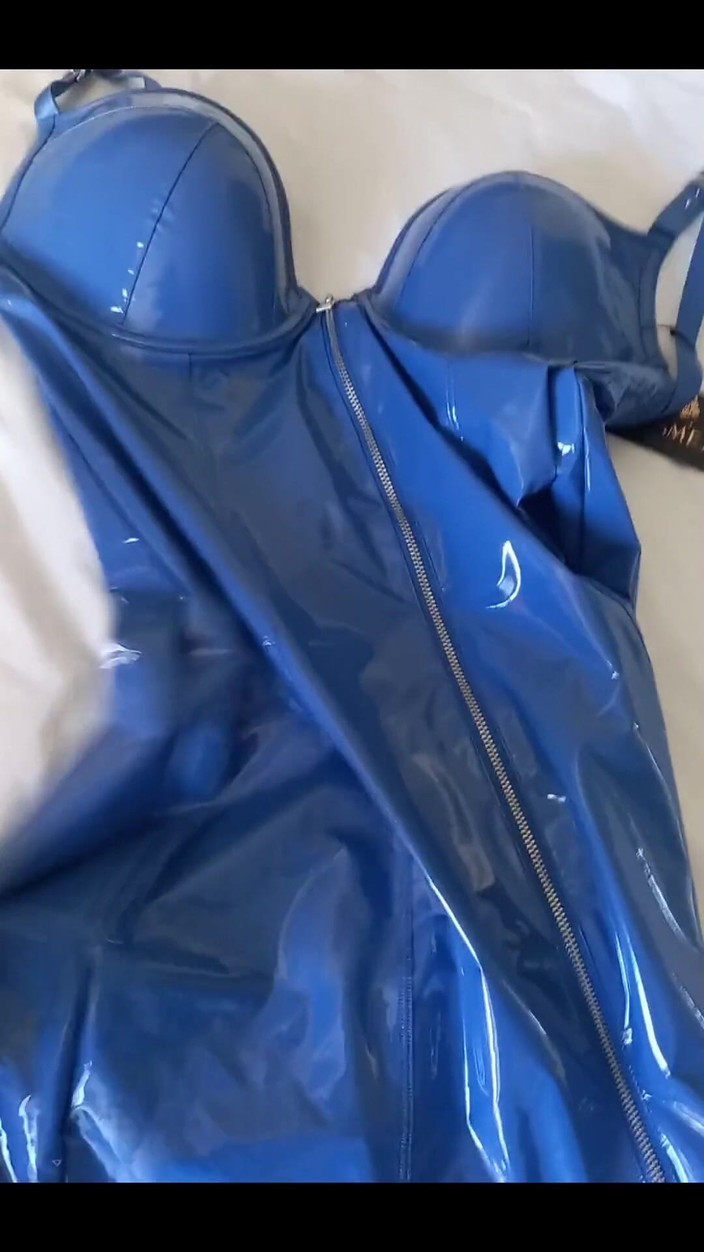 Kinky Lyrical: Ik ging lingerie winkelen en vond de meest geweldige jurk!