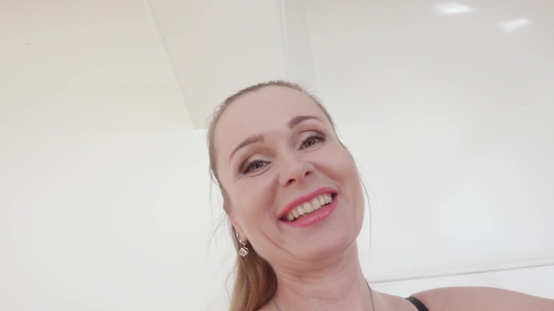 Interracial vision: Orgía milf