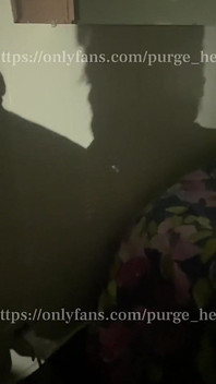 Stínová hlava šuká v krku