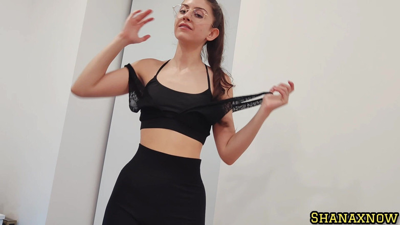 Shanaxnow: Free Striptease Fitness Girl in Yoga Pants Big Ass Pussy